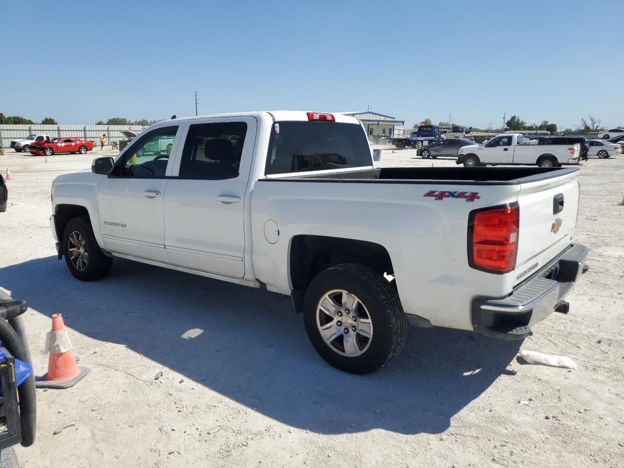 2017 CHEVROLET SILVERADO - Image 2
