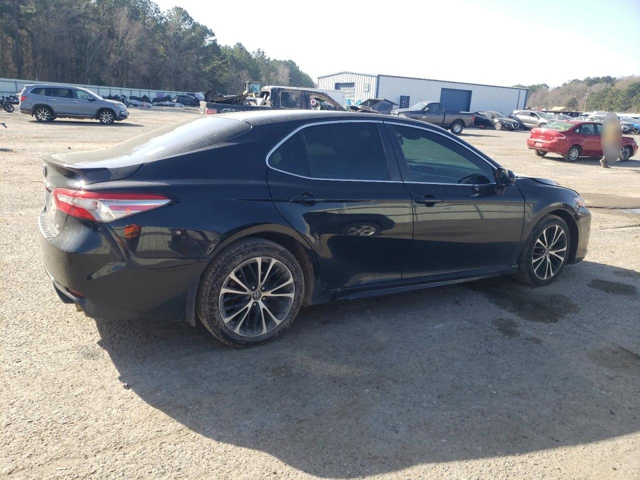2018 TOYOTA CAMRY L - Image 3