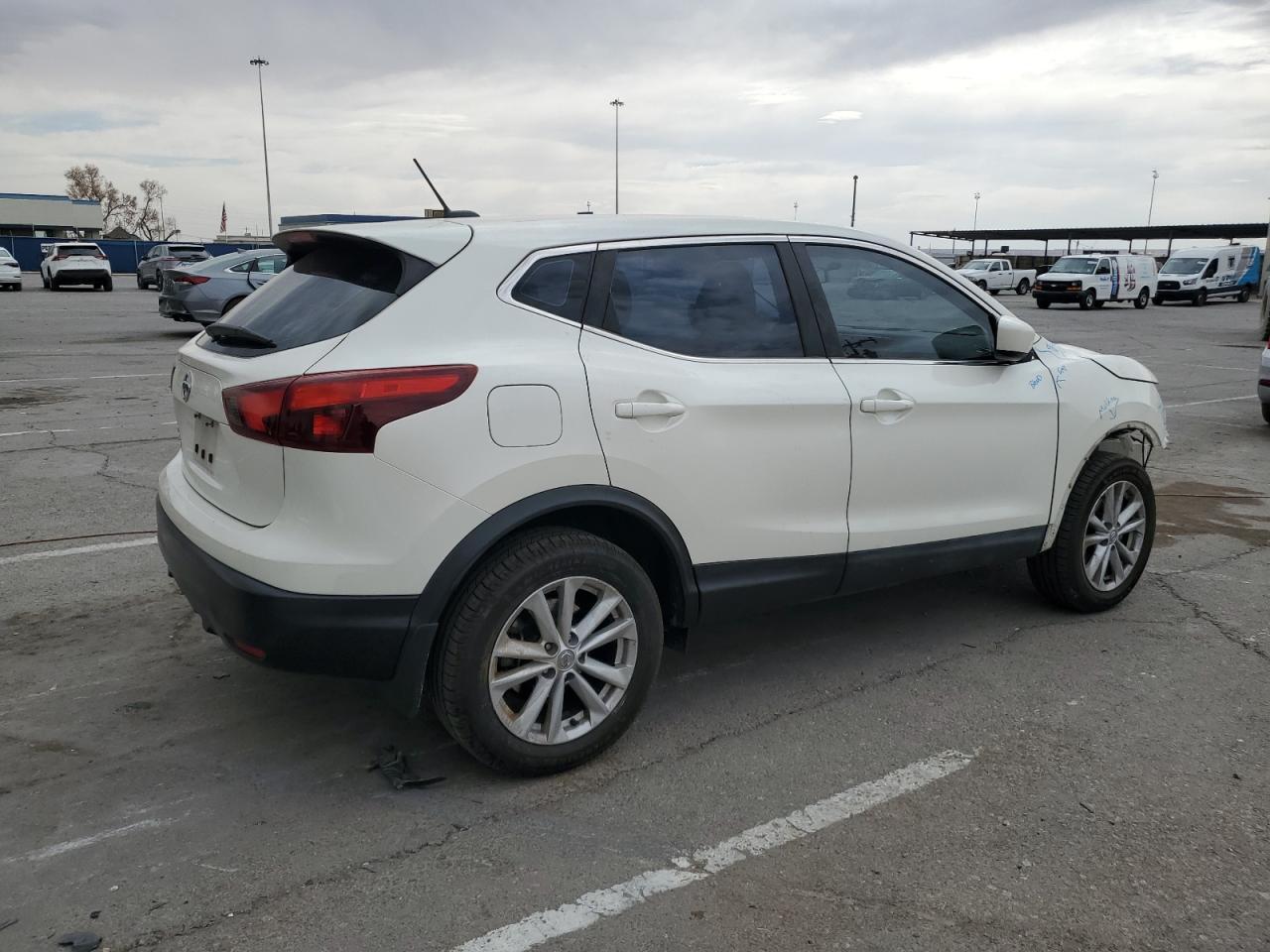 2017 NISSAN ROGUE SPOR - Фото 3
