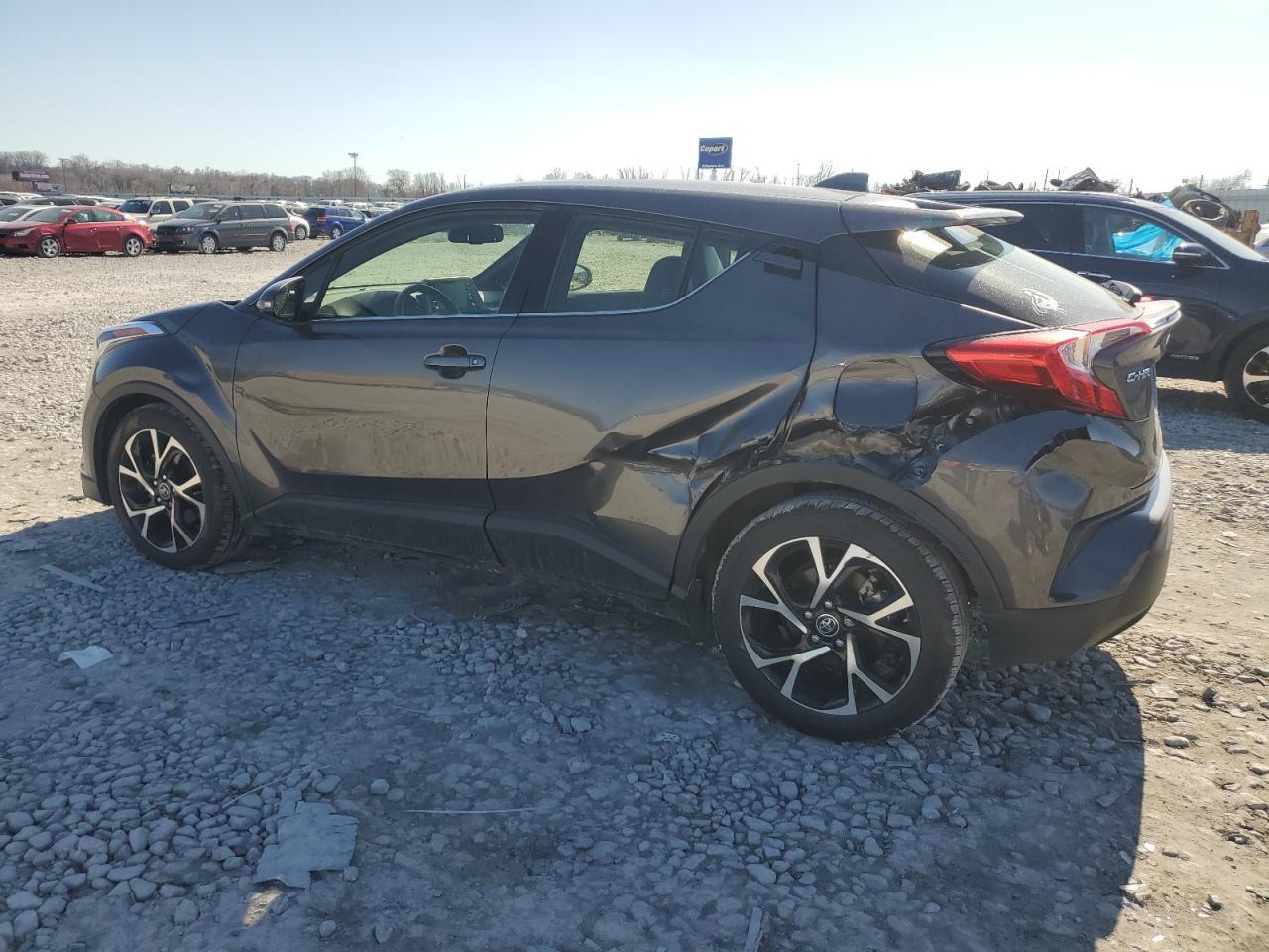 2019 TOYOTA C-HR XLE - Фото 2