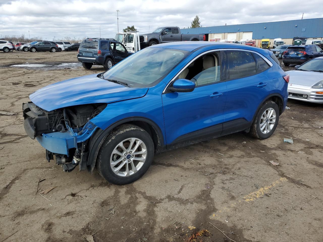 2020 FORD ESCAPE SE