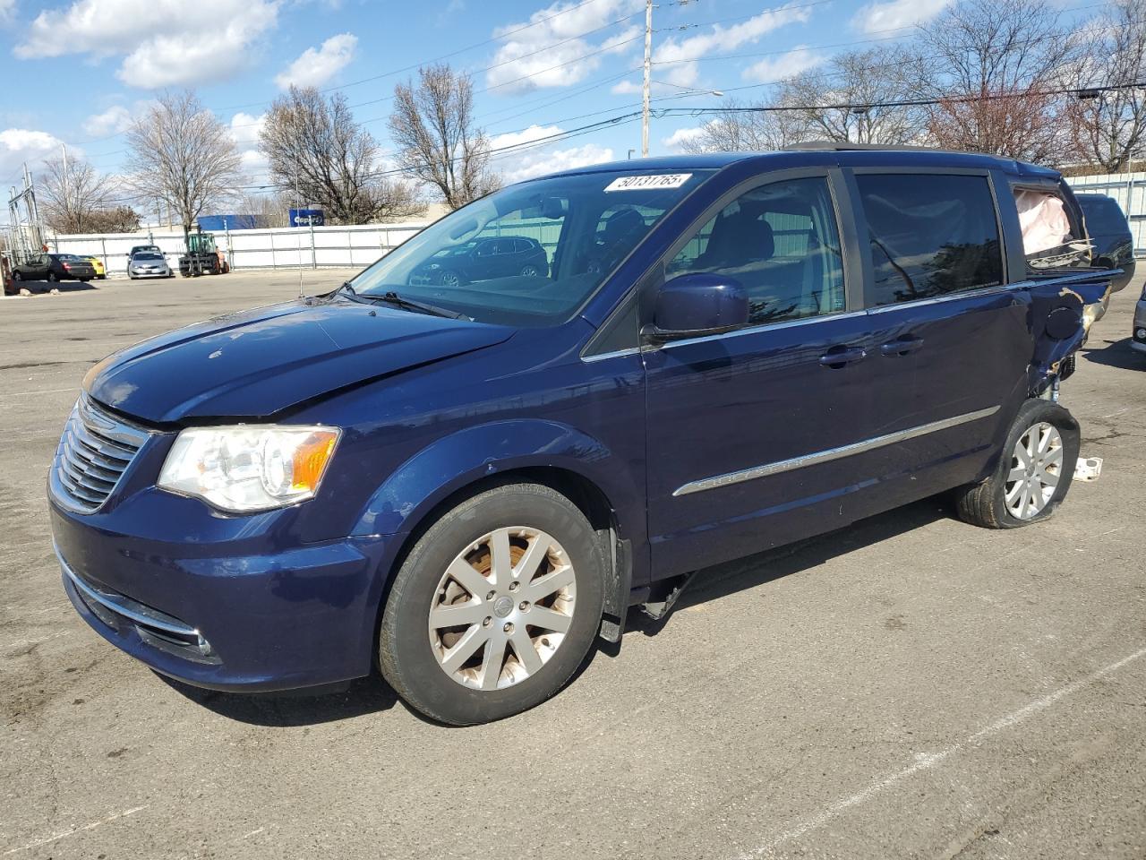 2014 CHRYSLER TOWN & COU