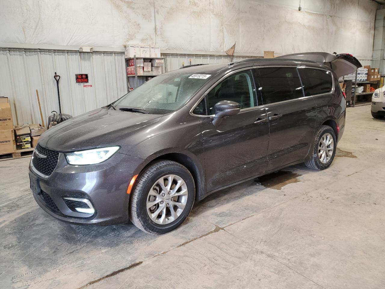 2022 CHRYSLER PACIFICA T