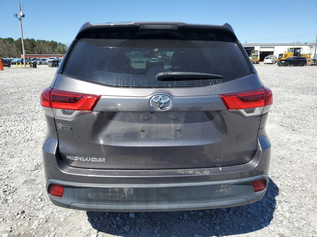 2019 TOYOTA HIGHLANDER - Image 6
