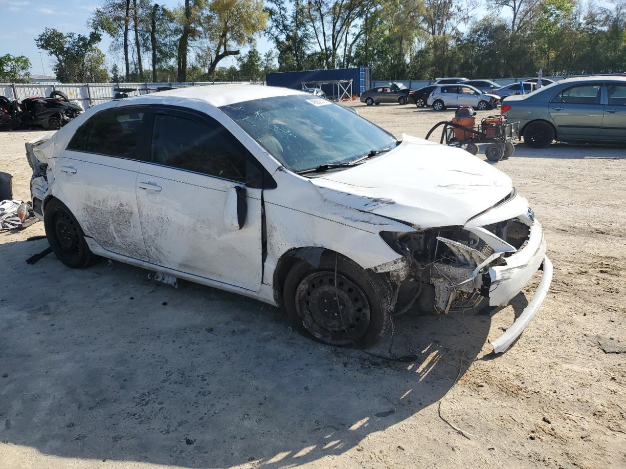 2013 TOYOTA COROLLA BA - Фото 4