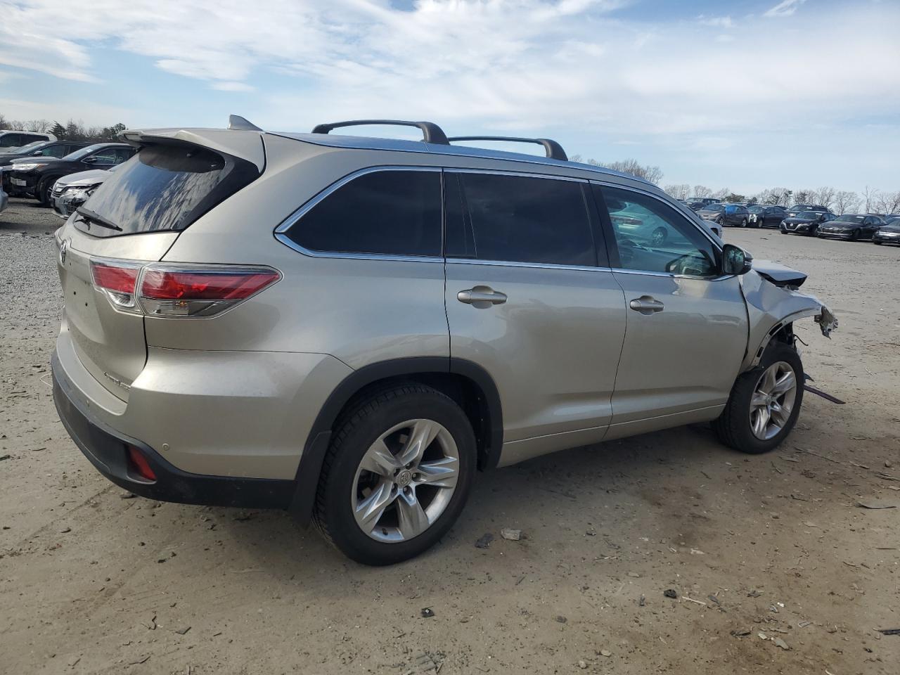 2015 TOYOTA HIGHLANDER - Image 3