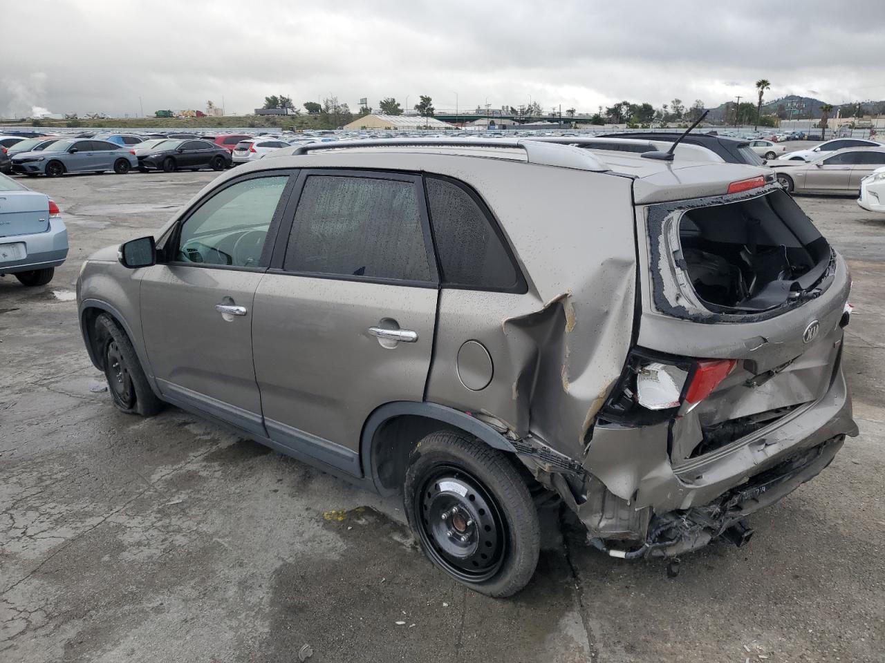 2015 KIA SORENTO LX - Image 2