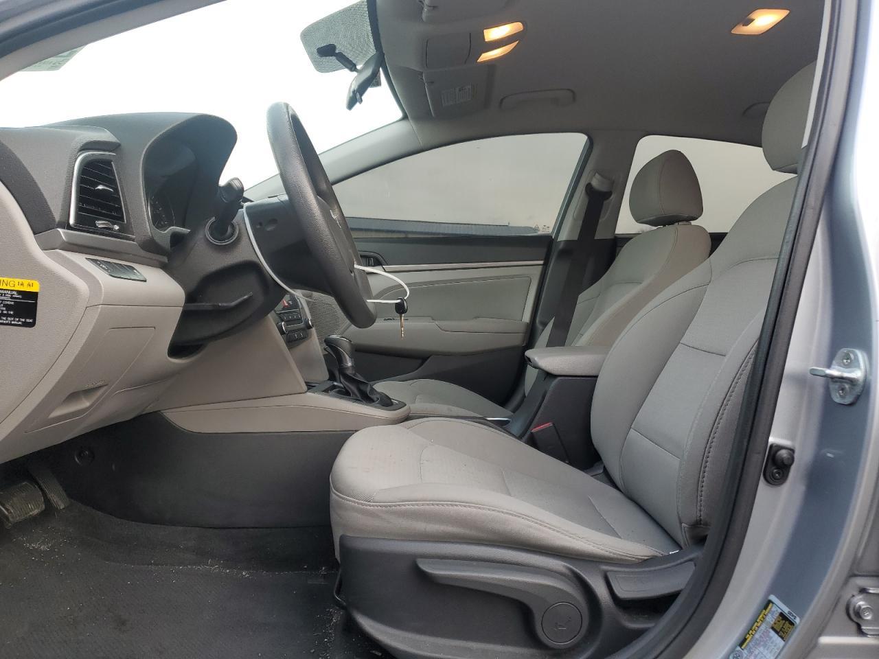 2017 HYUNDAI ELANTRA SE - Фото 7