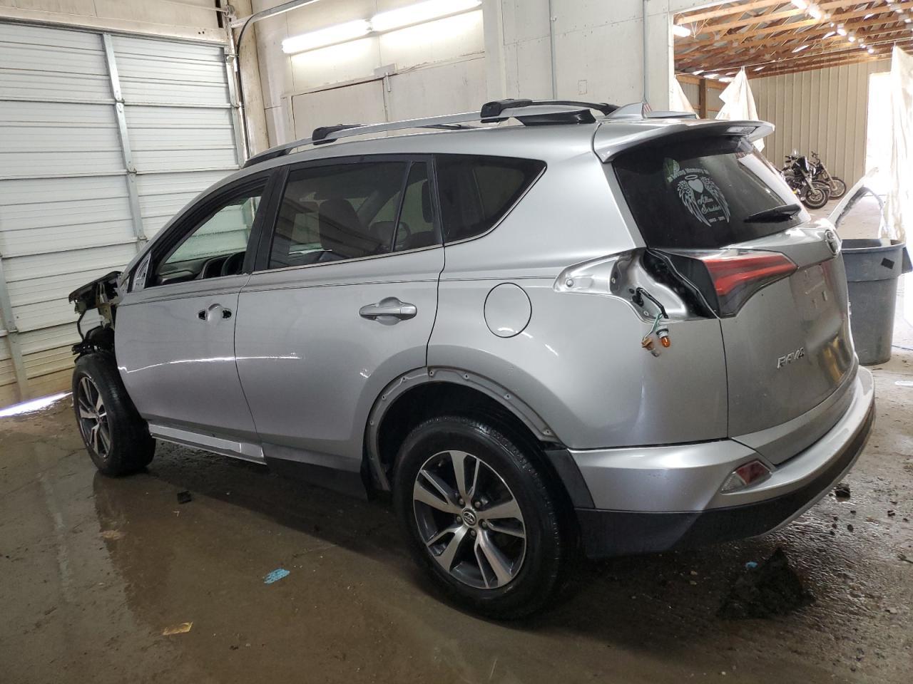 2017 TOYOTA RAV4 XLE - Image 2