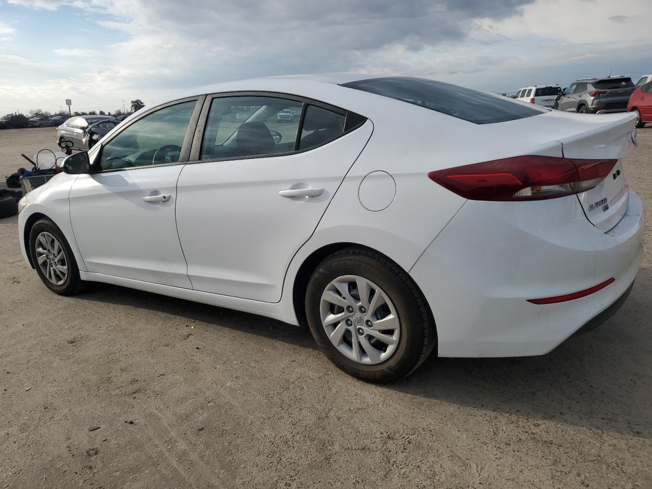 2018 HYUNDAI ELANTRA SE - Фото 2