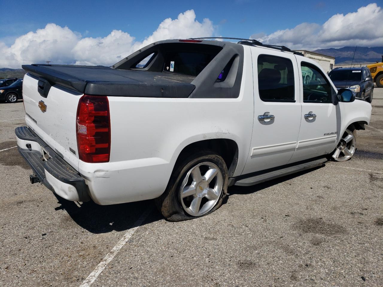 2012 CHEVROLET AVALANCHE - Фото 3