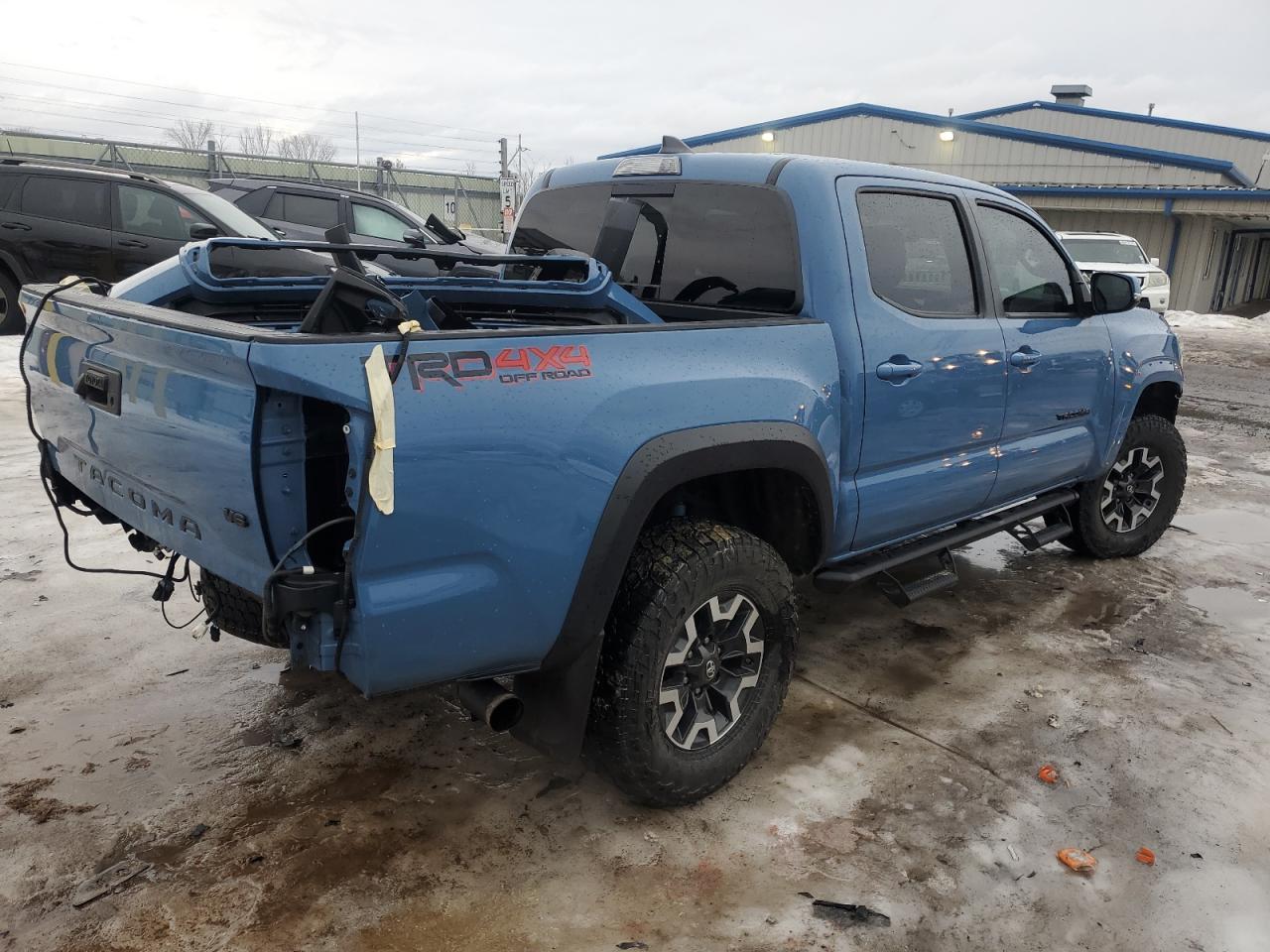 2019 TOYOTA TACOMA DOU - Фото 3
