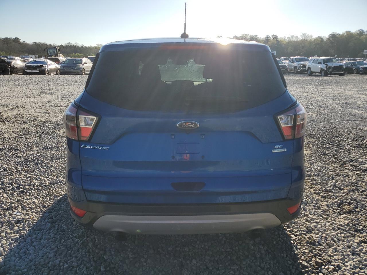 2017 FORD ESCAPE SE - Image 6