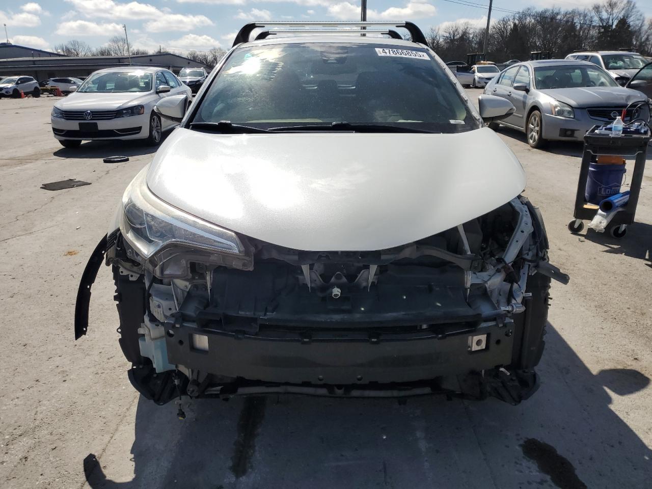 2018 TOYOTA C-HR XLE - Фото 5