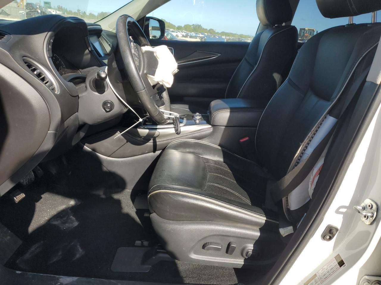 2017 INFINITI QX60 - Image 7