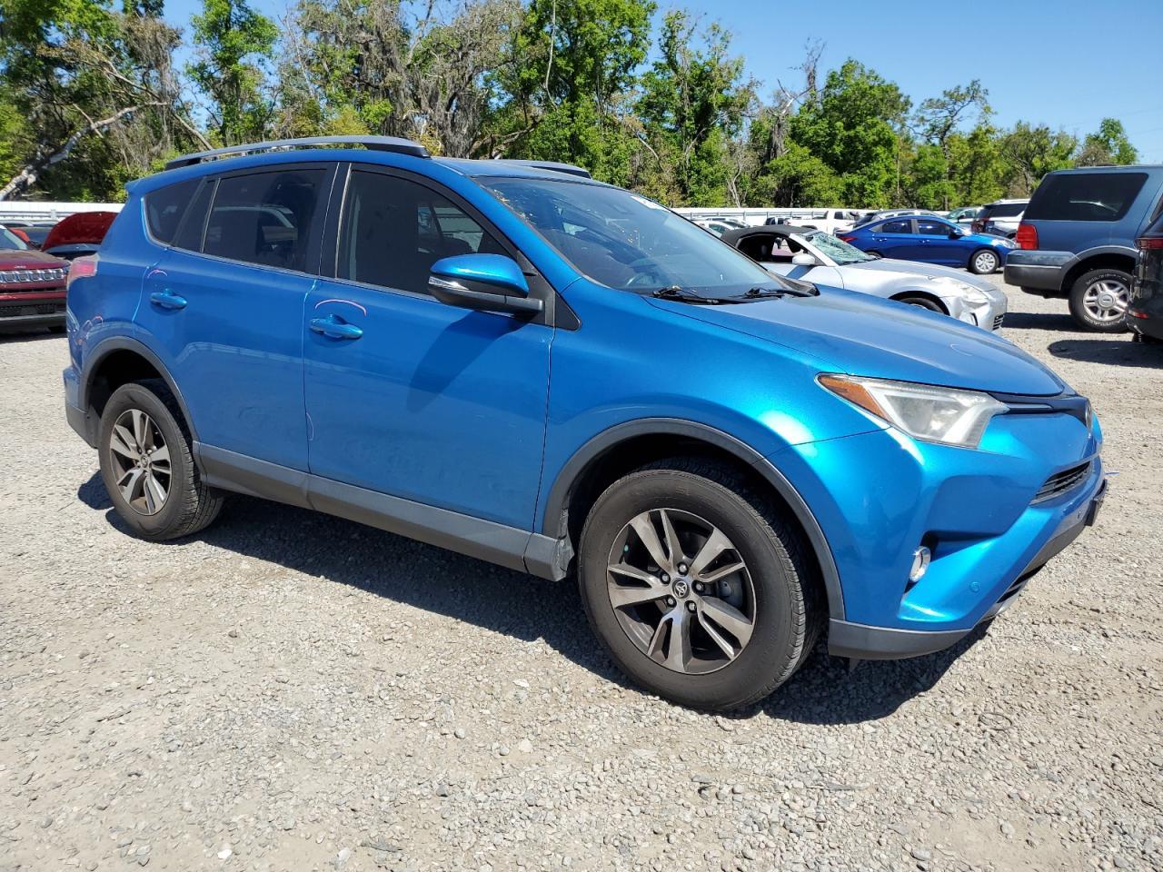 2017 TOYOTA RAV4 XLE - Image 4
