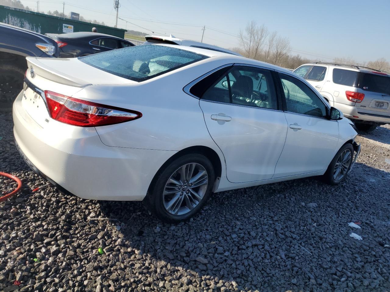 2017 TOYOTA CAMRY LE - Фото 3