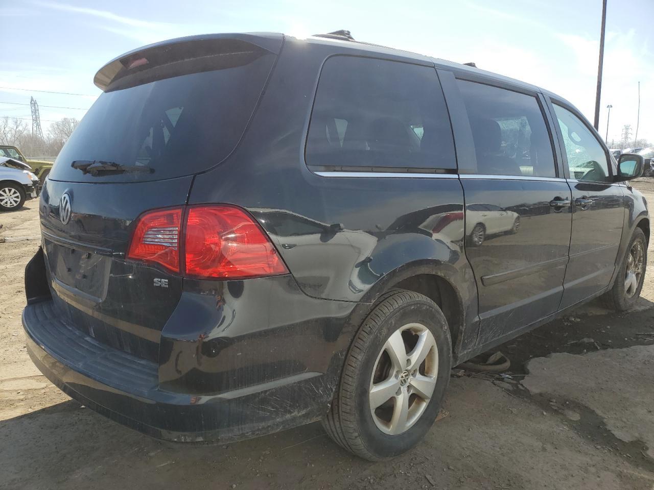 2011 VOLKSWAGEN ROUTAN SE - Фото 3
