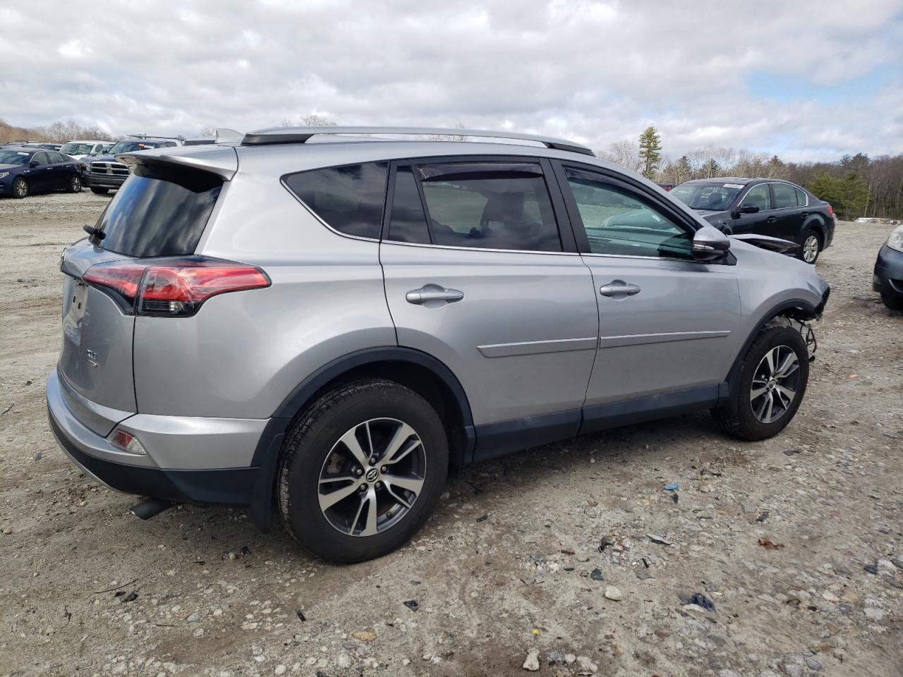 2017 TOYOTA RAV4 XLE - Image 3