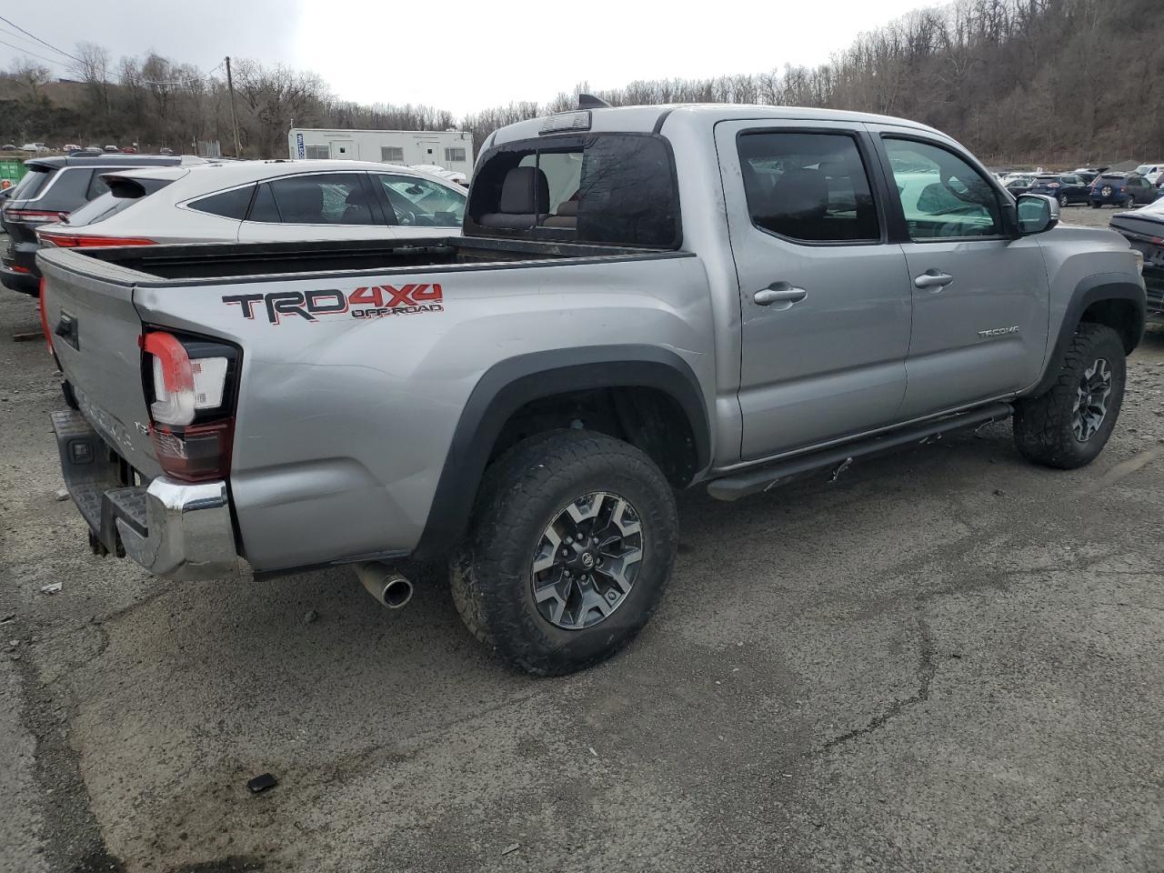 2018 TOYOTA TACOMA DOU - Фото 3