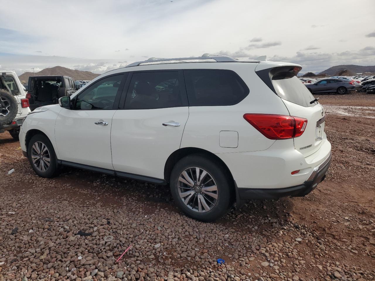 2019 NISSAN PATHFINDER - Фото 2
