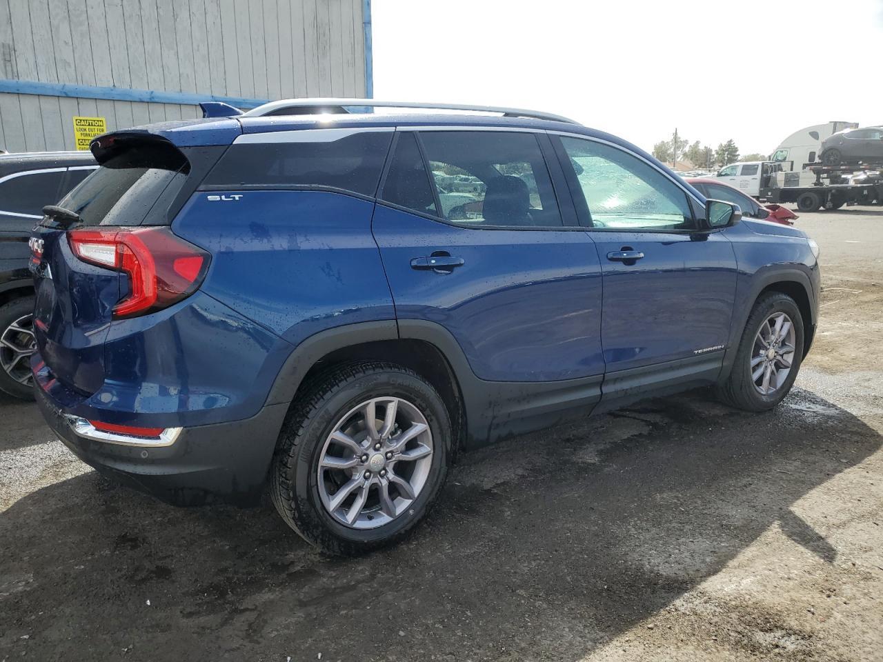 2023 GMC TERRAIN SL - Фото 3