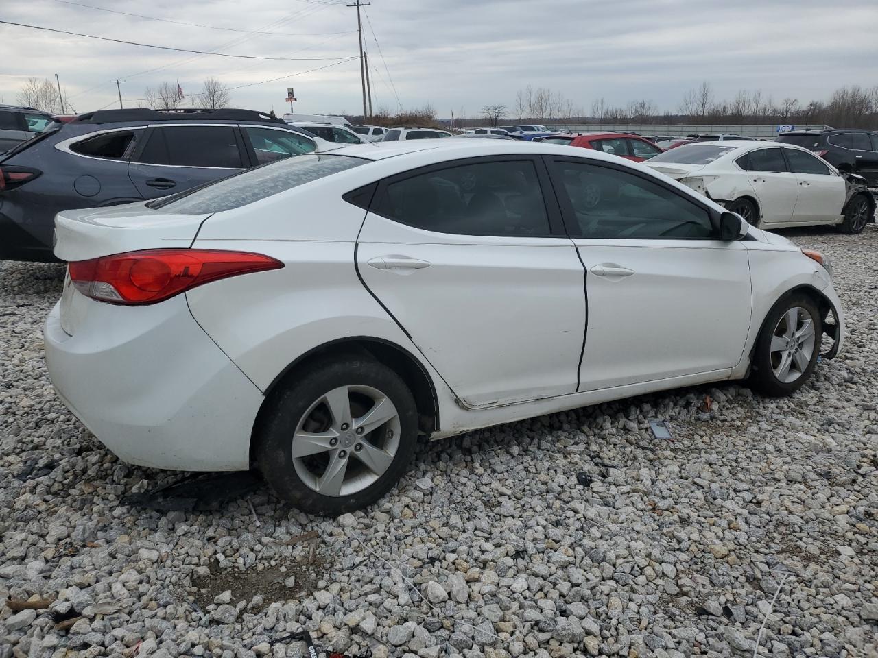 2013 HYUNDAI ELANTRA GL - Image 3