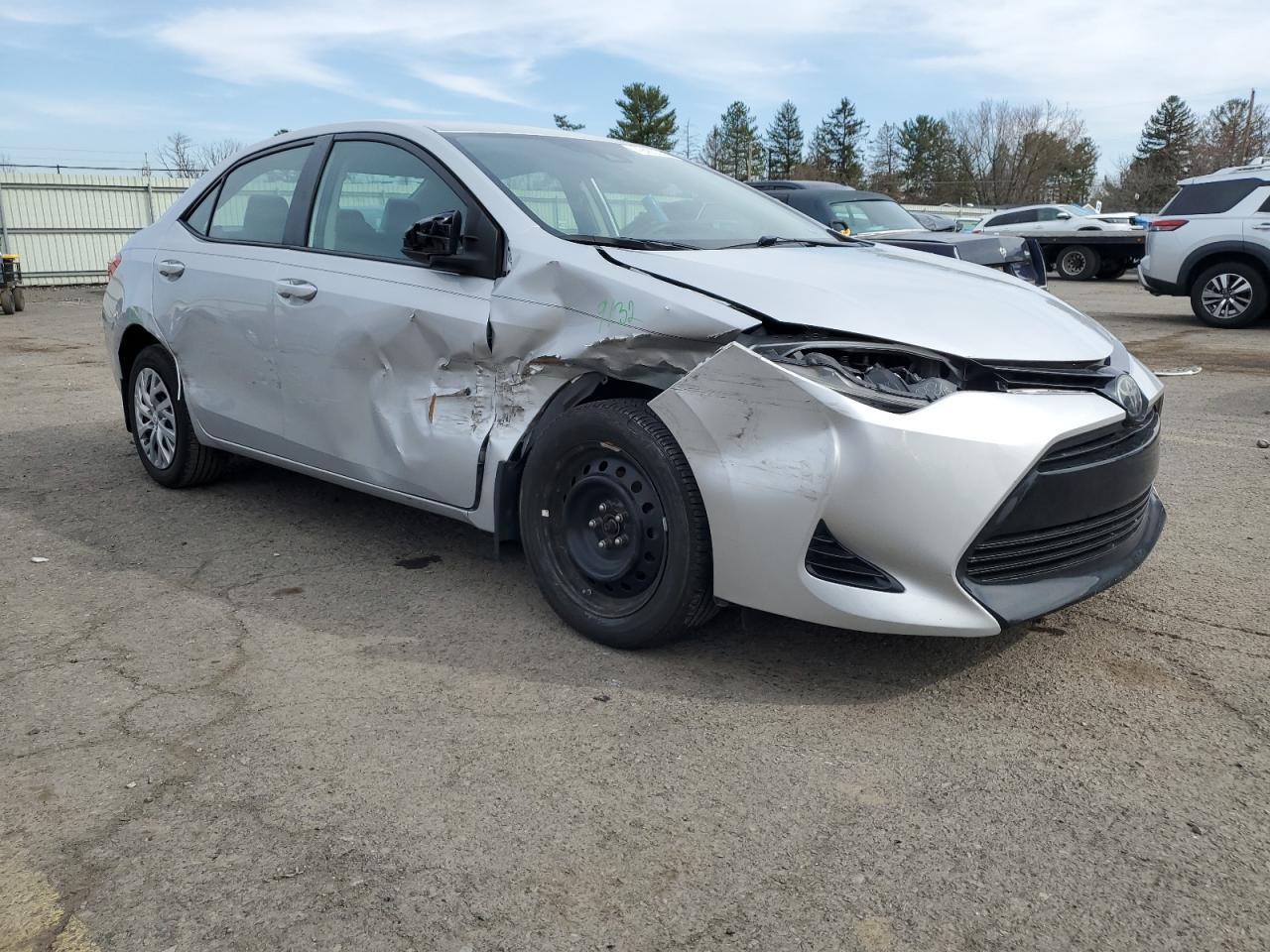 2018 TOYOTA COROLLA L - Image 4