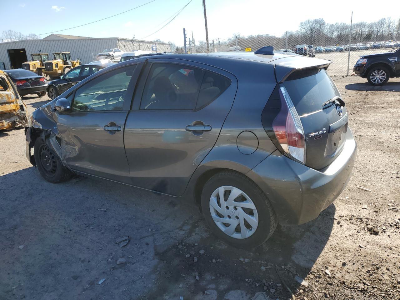 2015 TOYOTA PRIUS C - Фото 2