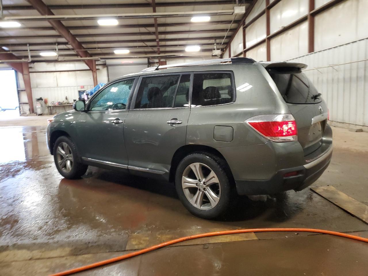 2011 TOYOTA HIGHLANDER - Фото 2