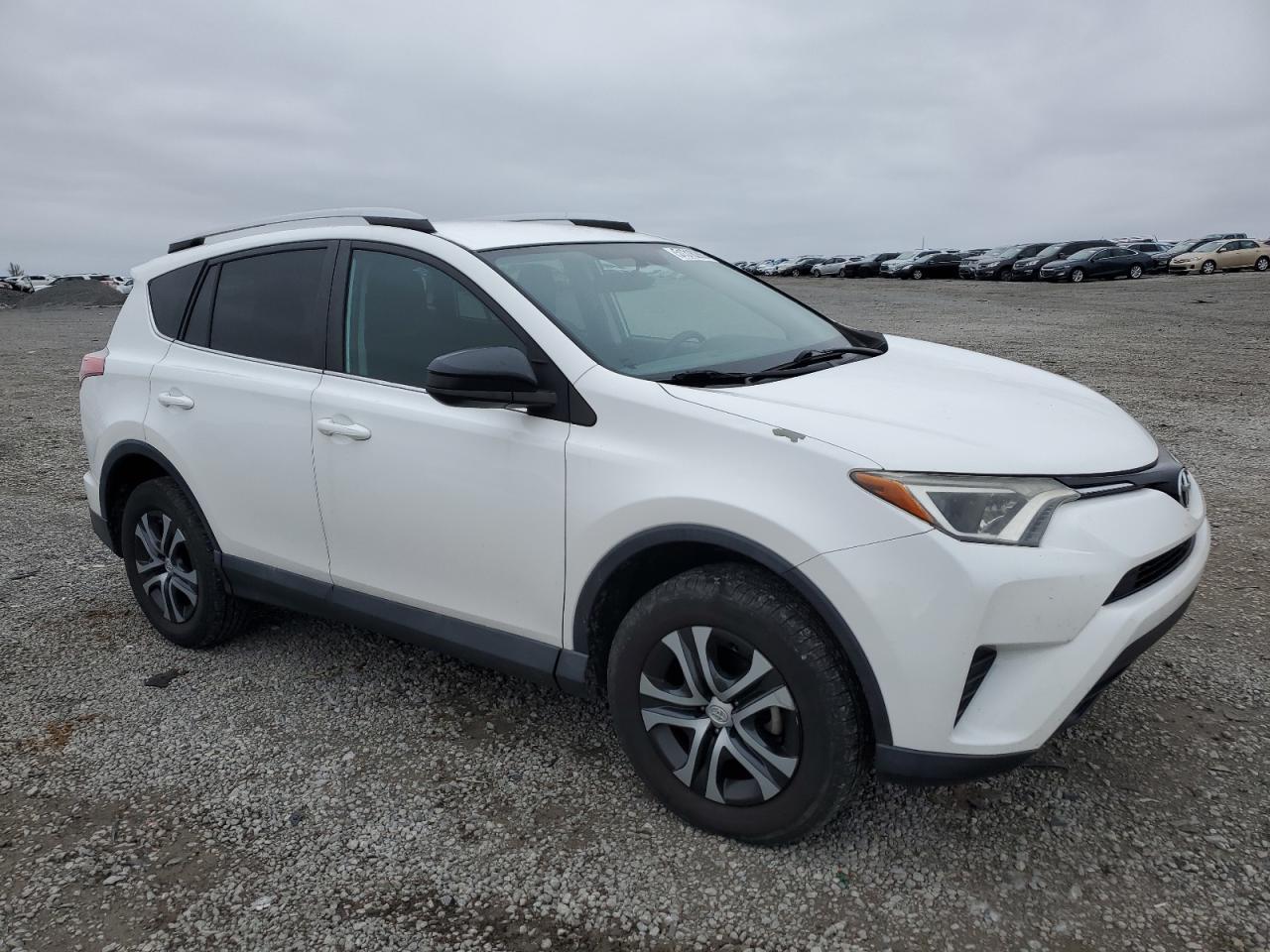 2016 TOYOTA RAV4 LE - Image 4