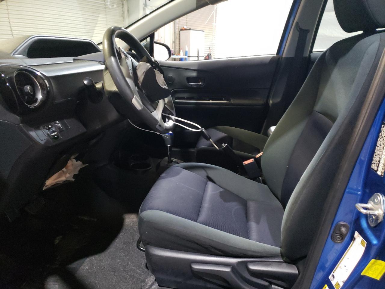 2015 TOYOTA PRIUS C - Фото 7