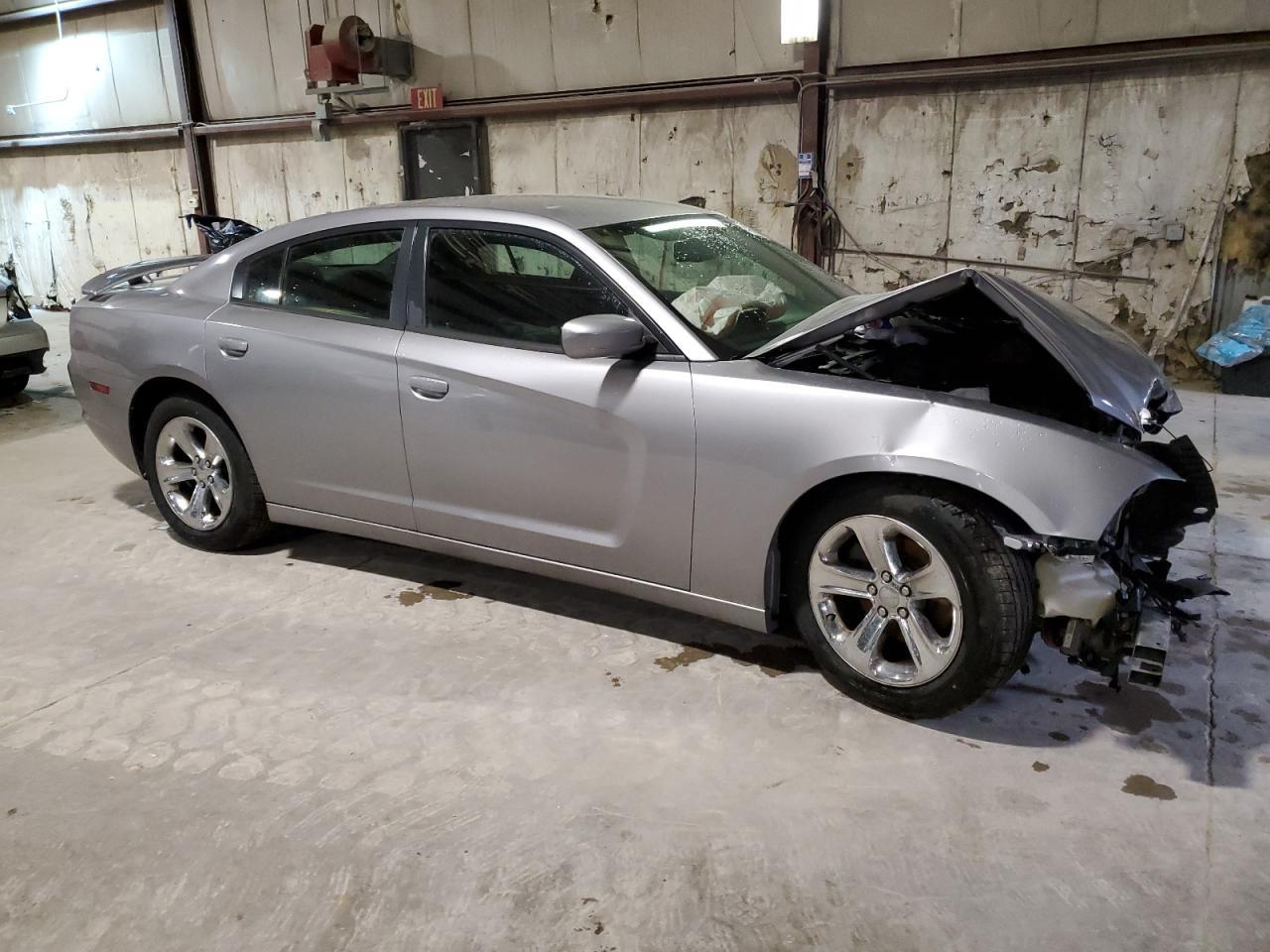 2013 DODGE CHARGER SE - Фото 4