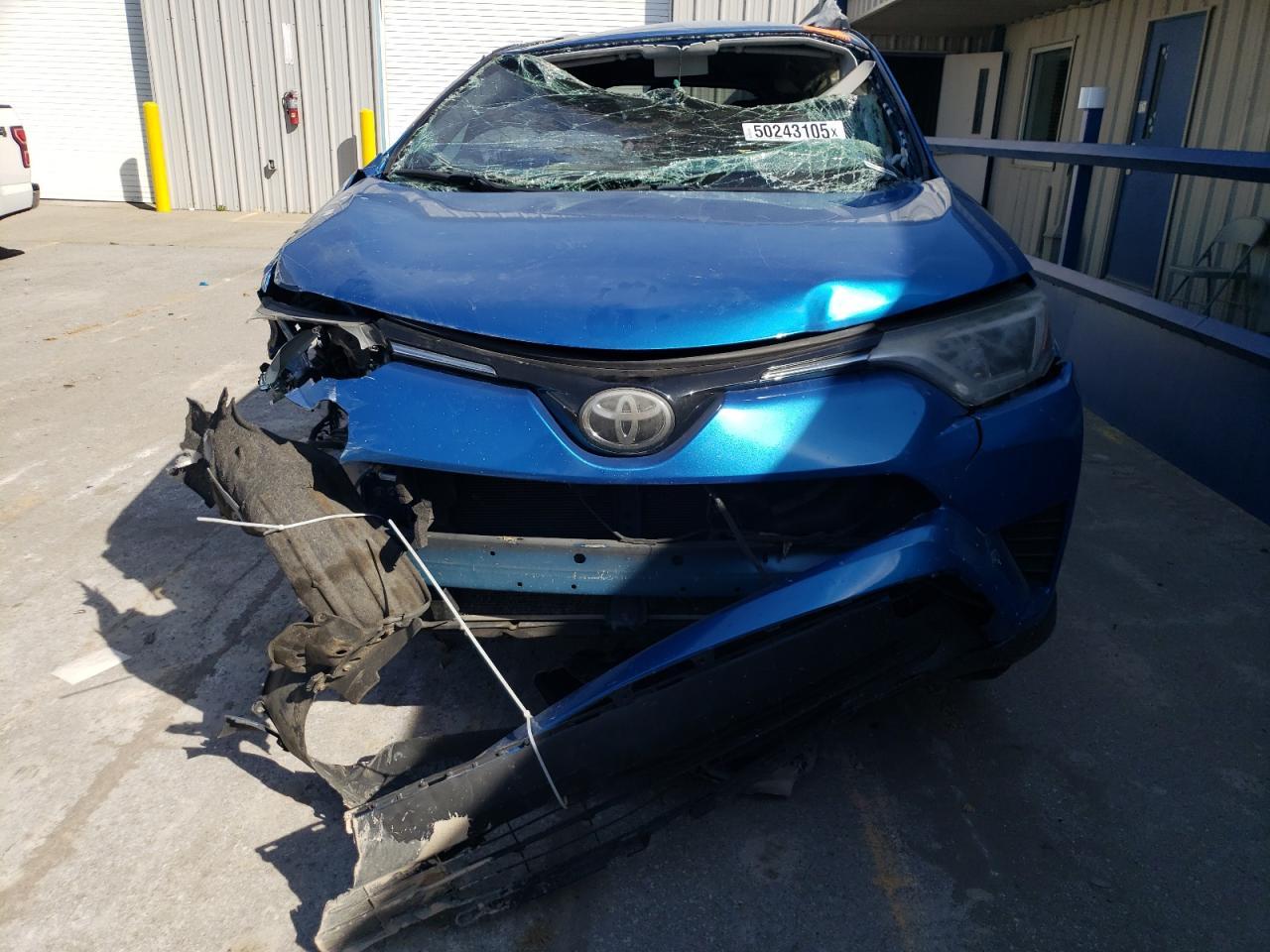 2017 TOYOTA RAV4 LE - Image 5