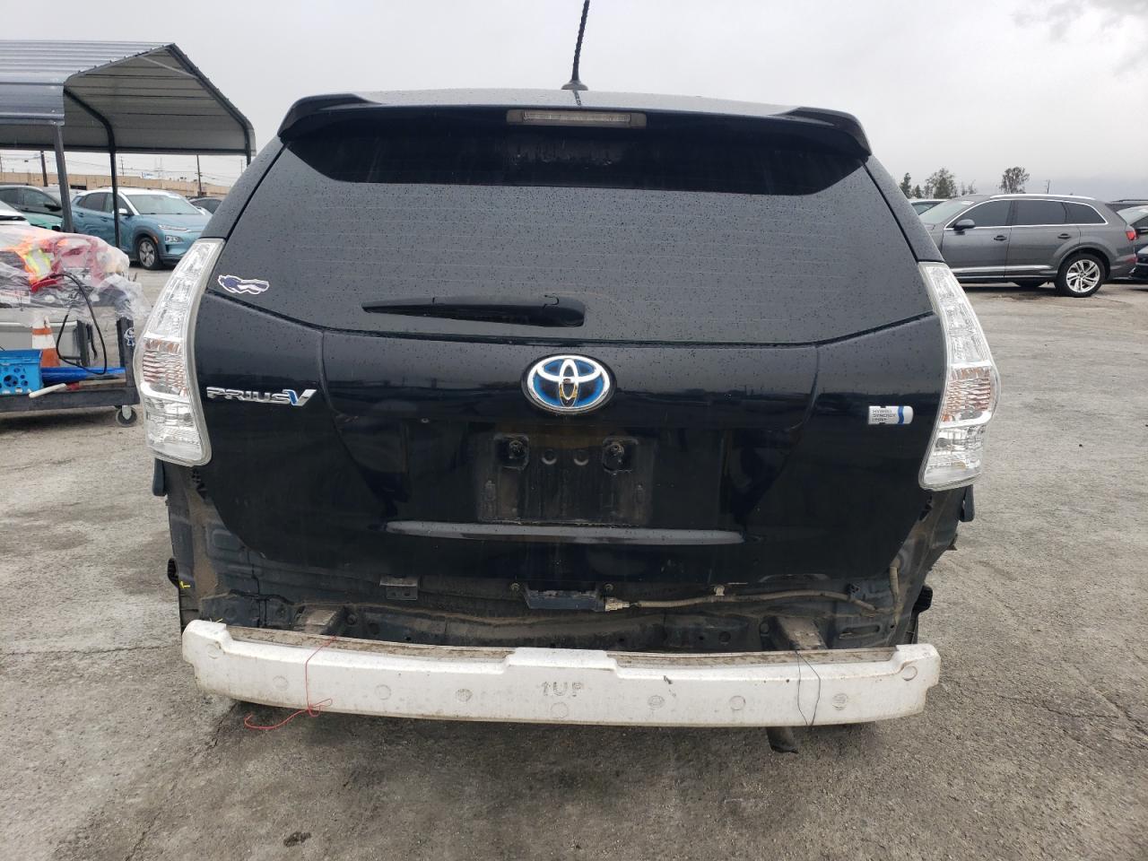 2013 TOYOTA PRIUS V - Image 6