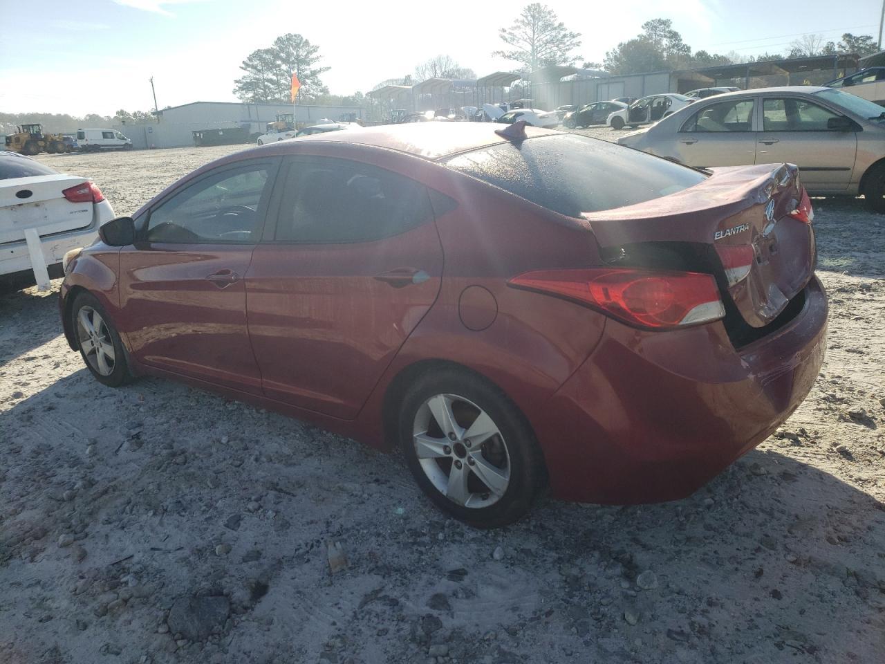 2013 HYUNDAI ELANTRA GL - Image 2