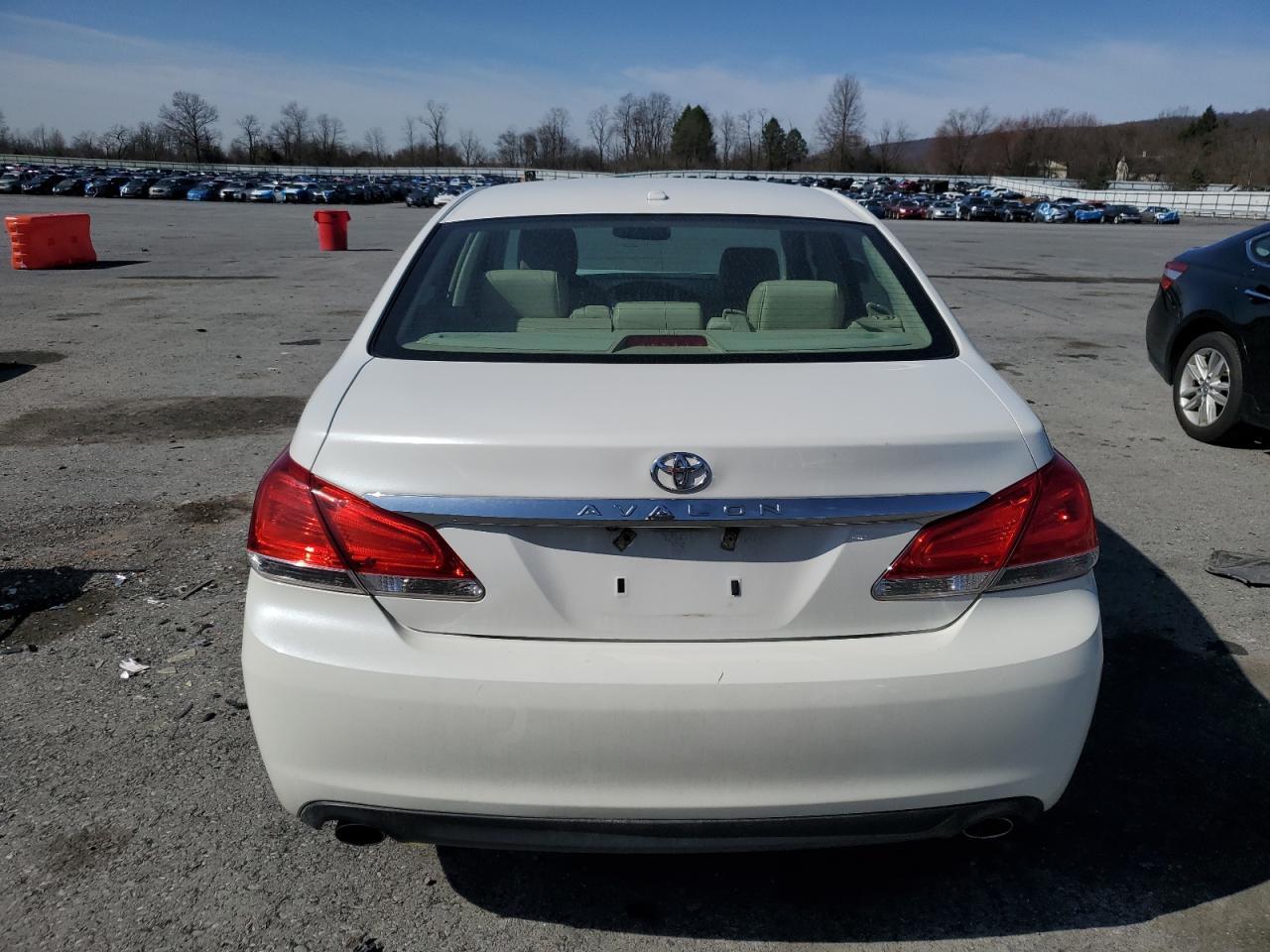 2011 TOYOTA AVALON BAS - Image 6