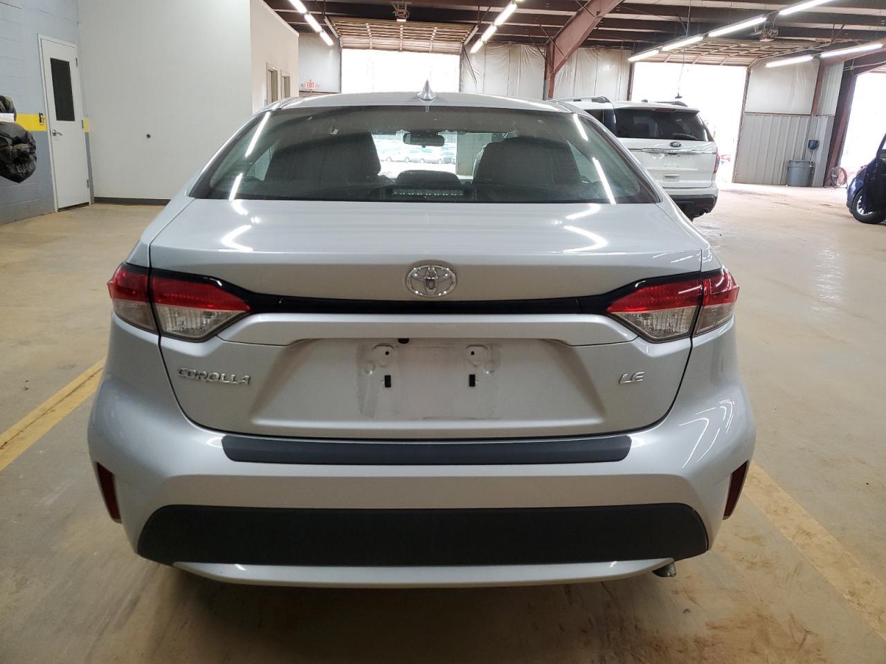 2022 TOYOTA COROLLA LE - Image 6