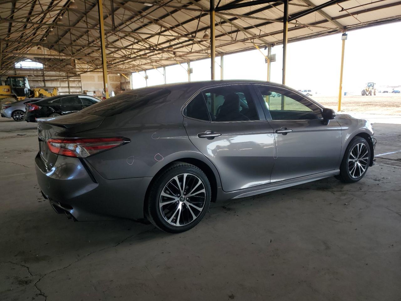 2018 TOYOTA CAMRY L - Image 3