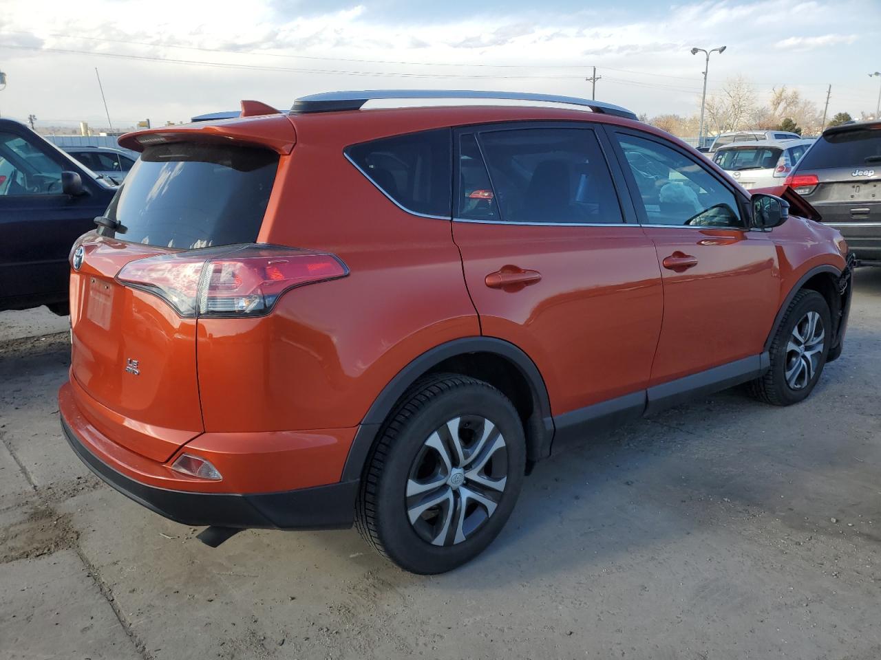 2016 TOYOTA RAV4 LE - Image 3