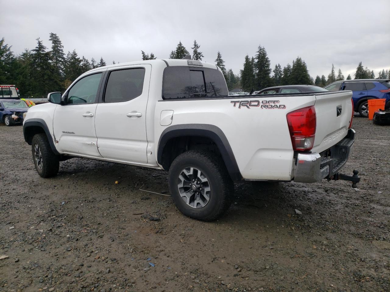 2017 TOYOTA TACOMA DOU - Фото 2