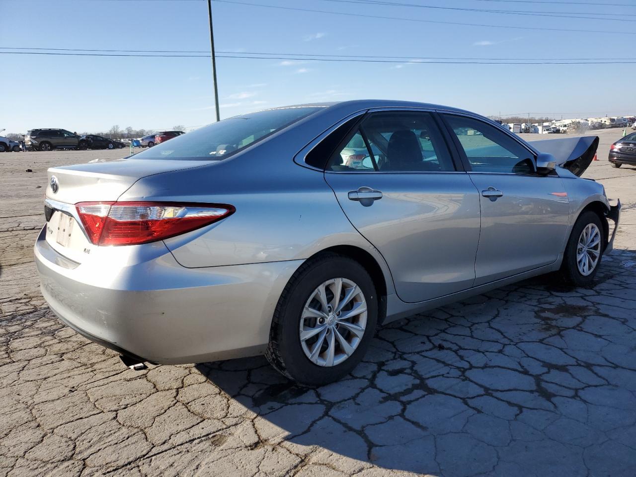 2015 TOYOTA CAMRY LE - Фото 3