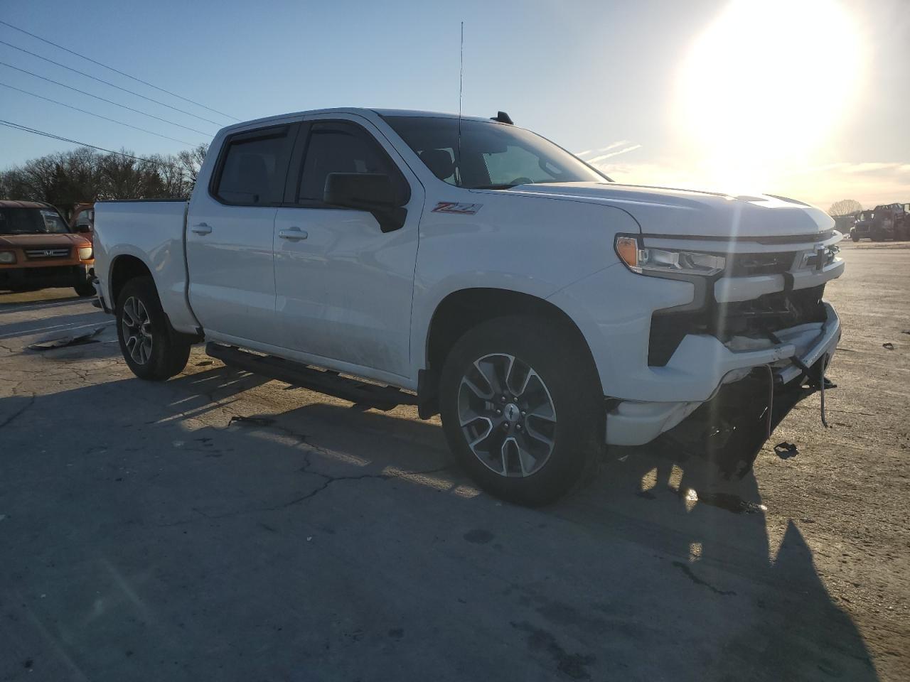 2023 CHEVROLET SILVERADO - Фото 4