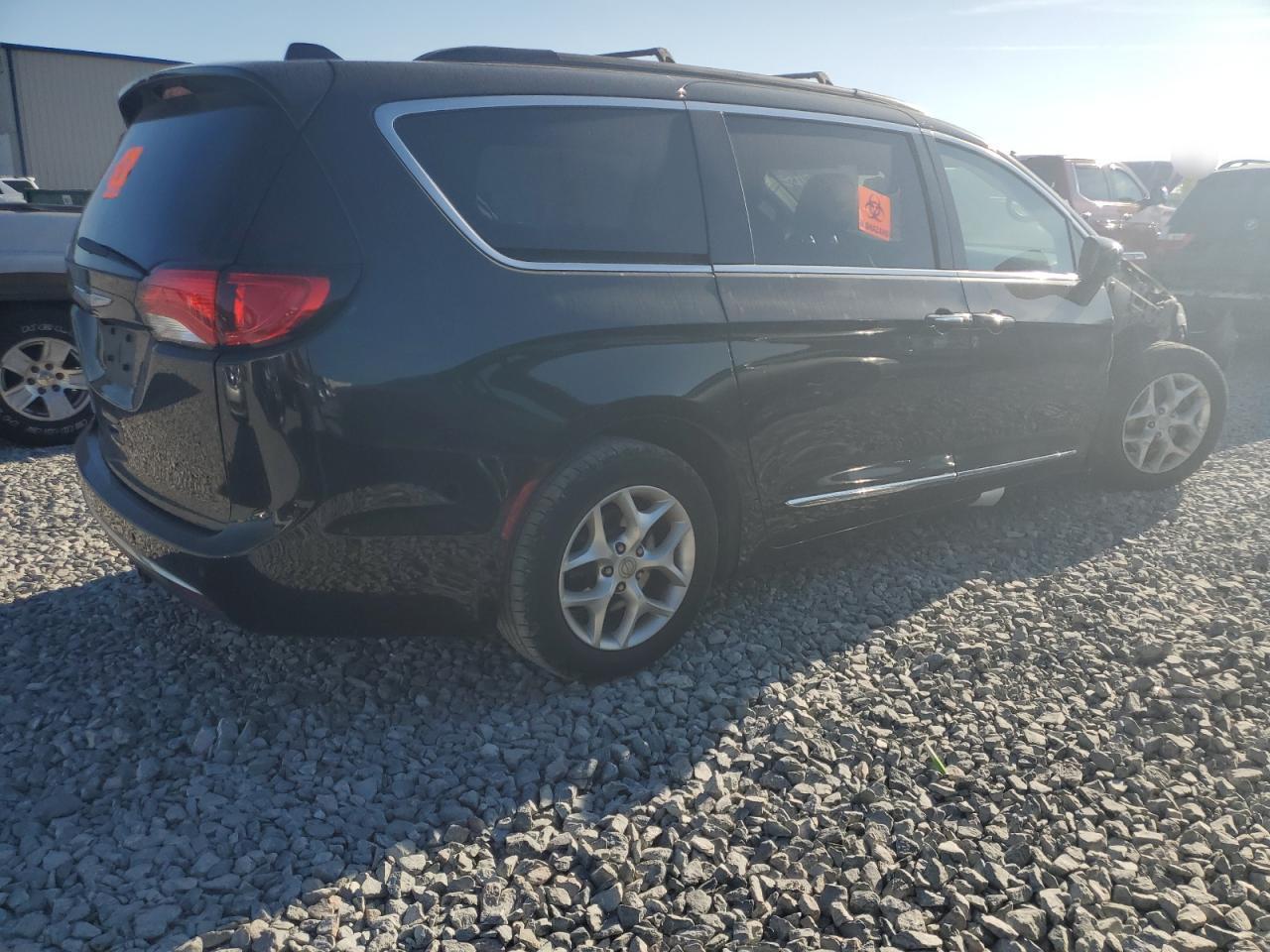 2017 CHRYSLER PACIFICA T - Image 3