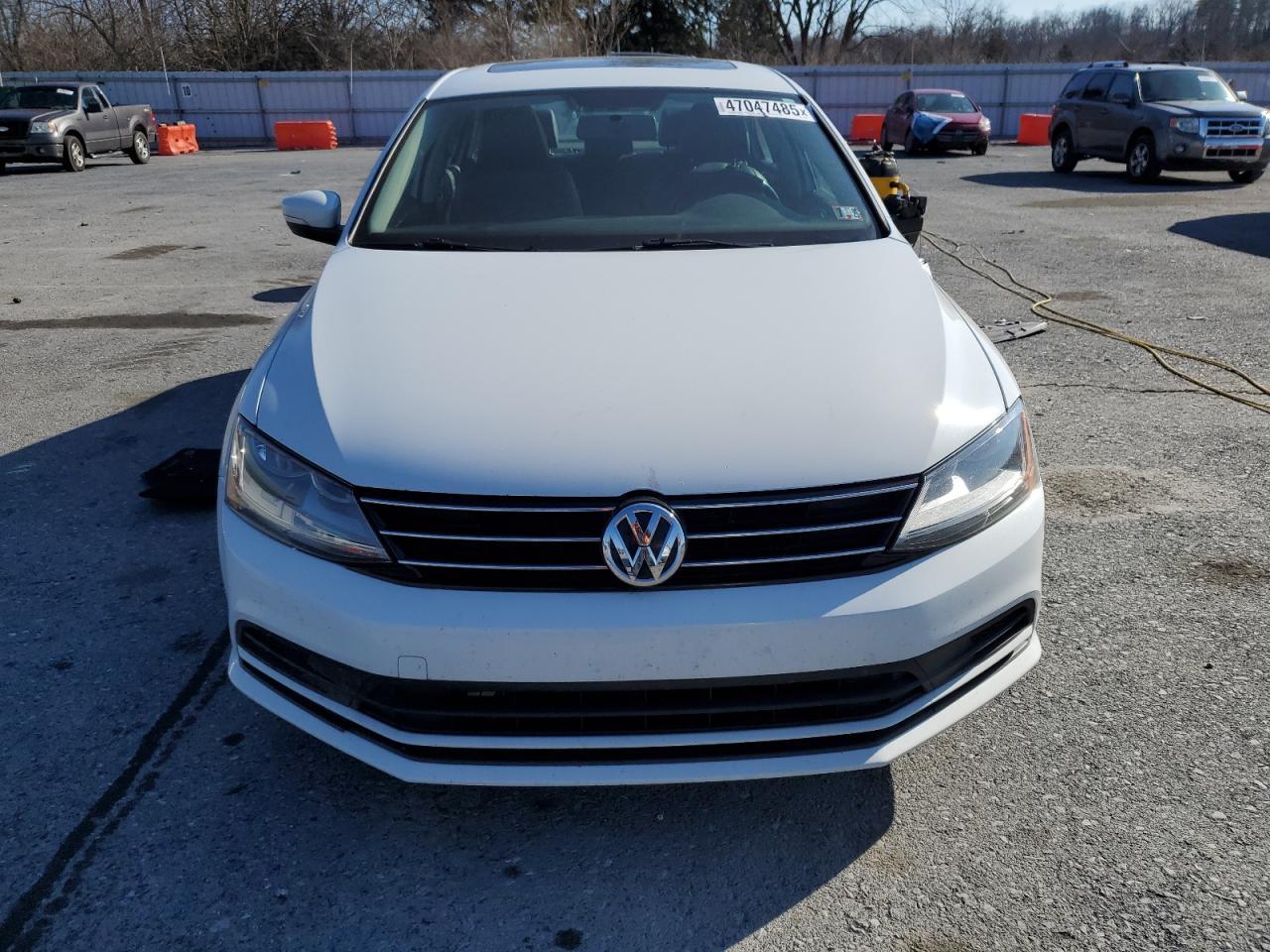 2017 VOLKSWAGEN JETTA SE - Image 5
