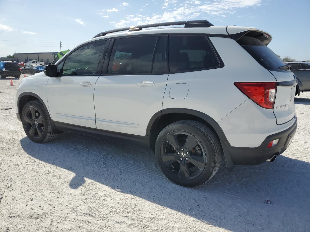 2019 HONDA PASSPORT E - Image 2