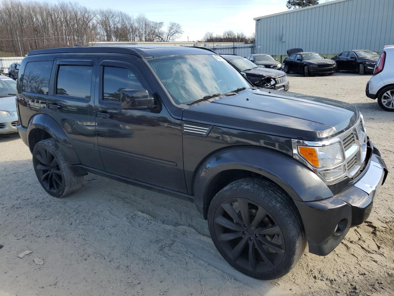 2010 DODGE NITRO SXT - Image 4