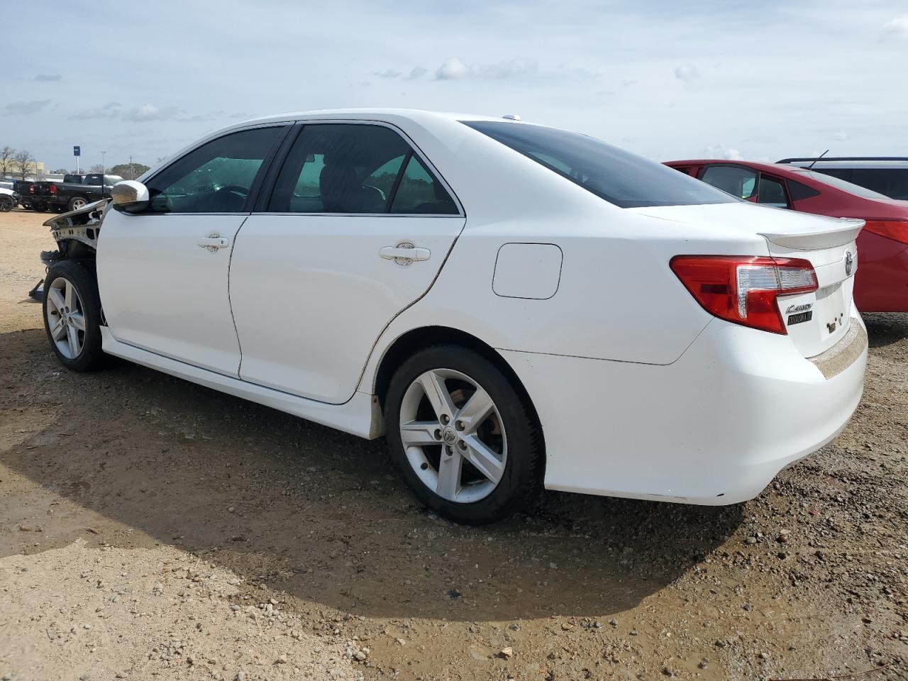 2013 TOYOTA CAMRY L - Фото 2