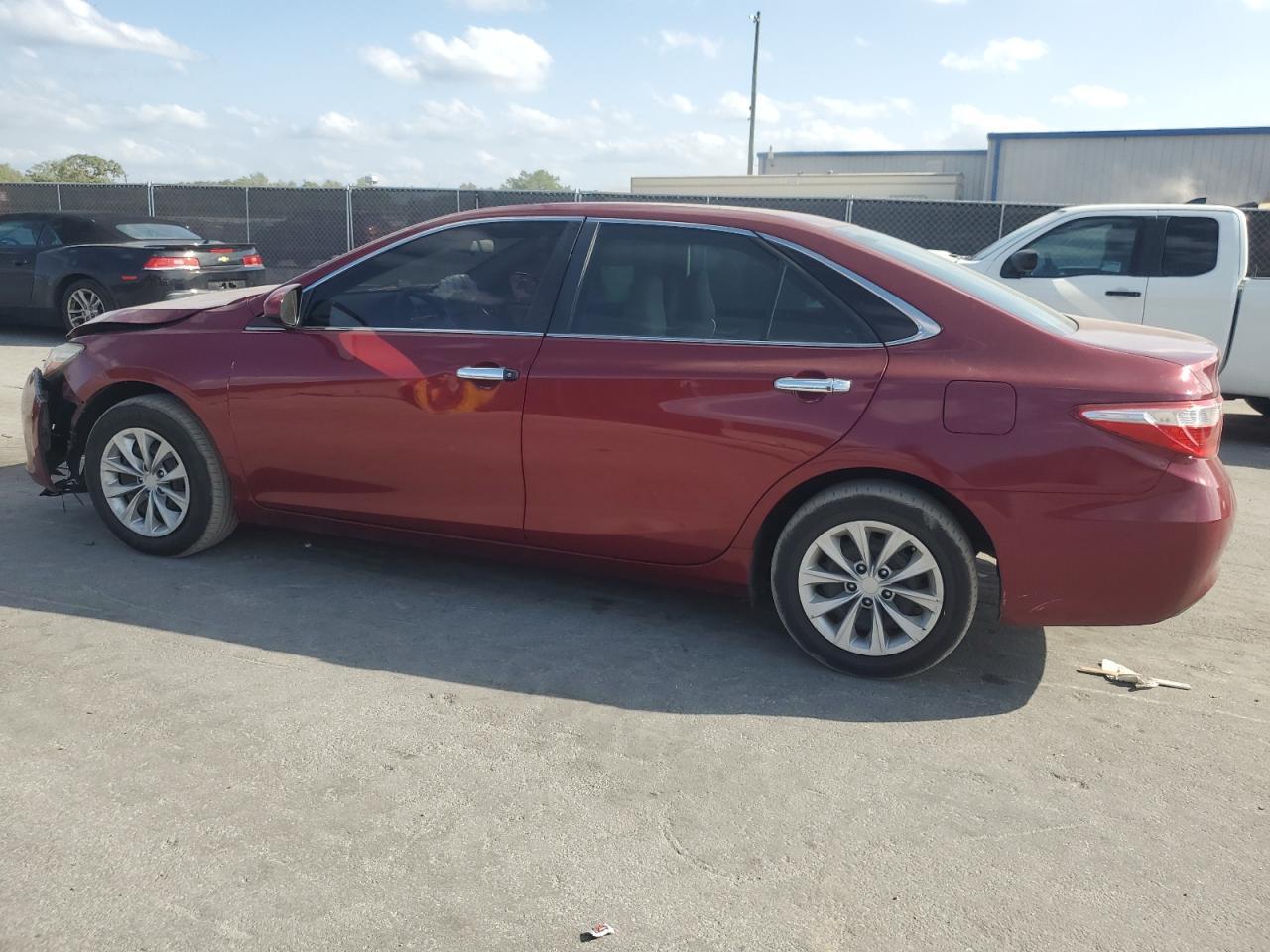 2017 TOYOTA CAMRY LE - Фото 2