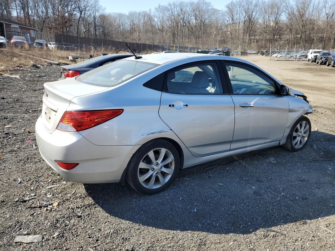 2012 HYUNDAI ACCENT GLS - Фото 3